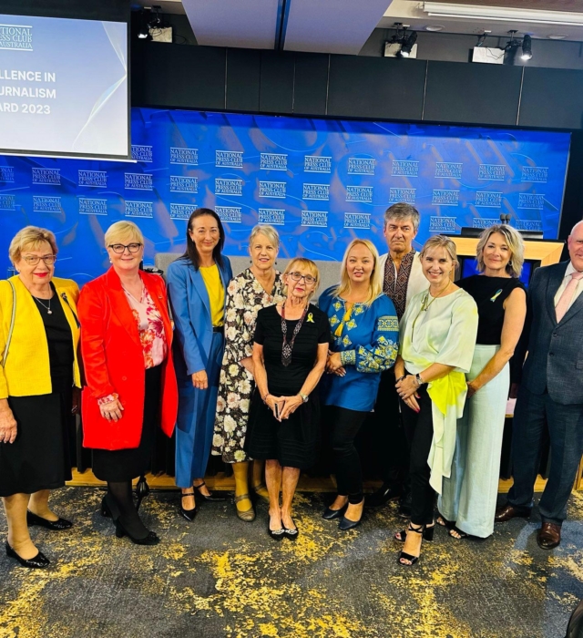 Senator Bilyk and Senator Reynolds with members of the Ukrainian community